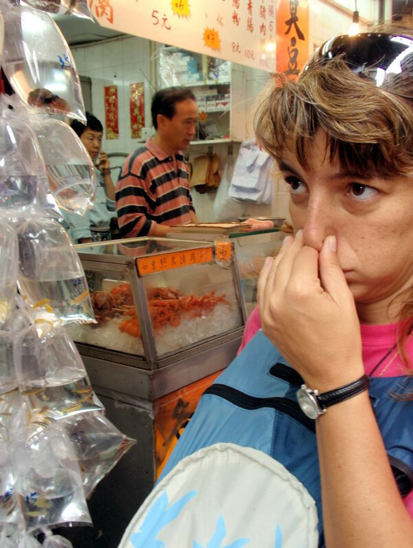 032909 HK calle peces 025