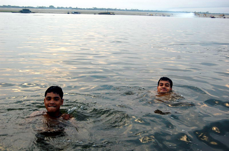 040909 Varanasi 3 8x6 004