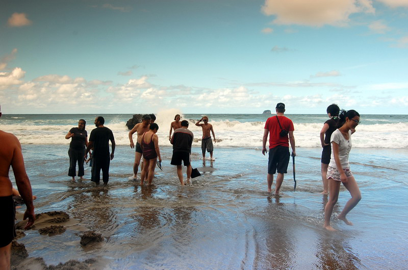 021509 Whitianga Hot water Beach 8x6 012