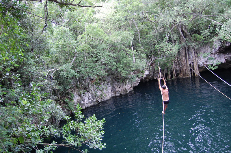 En el cenote Verde Lucero  084