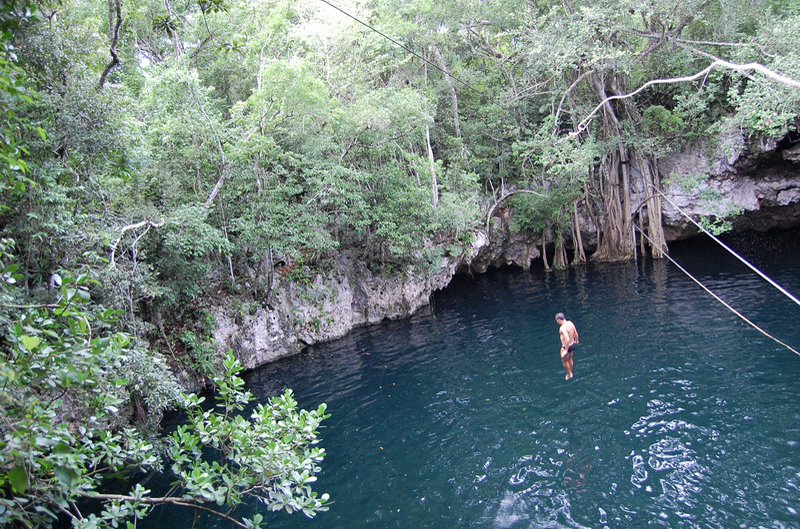 En el cenote Verde Lucero  085