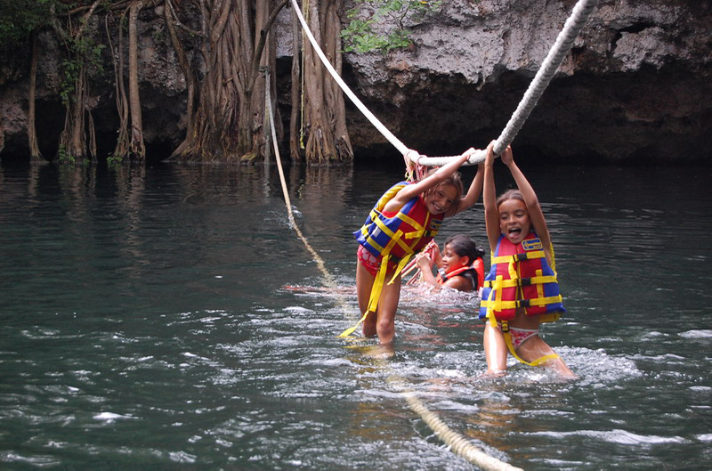 En el cenote Verde Lucero  088